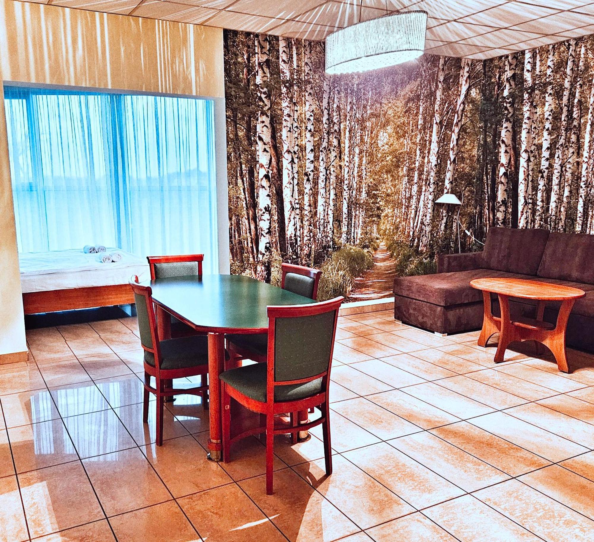 Hotel I Restauracja W Luboniu Esterno foto